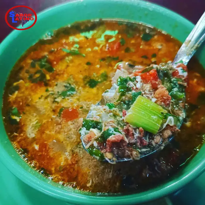 sopa de chorizo salvadoreña
